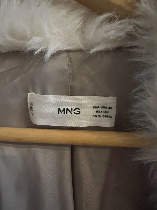 Палто Mango бяло пухено