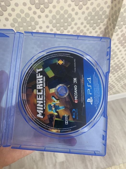 Minecraft PS4 продаю 2000тг