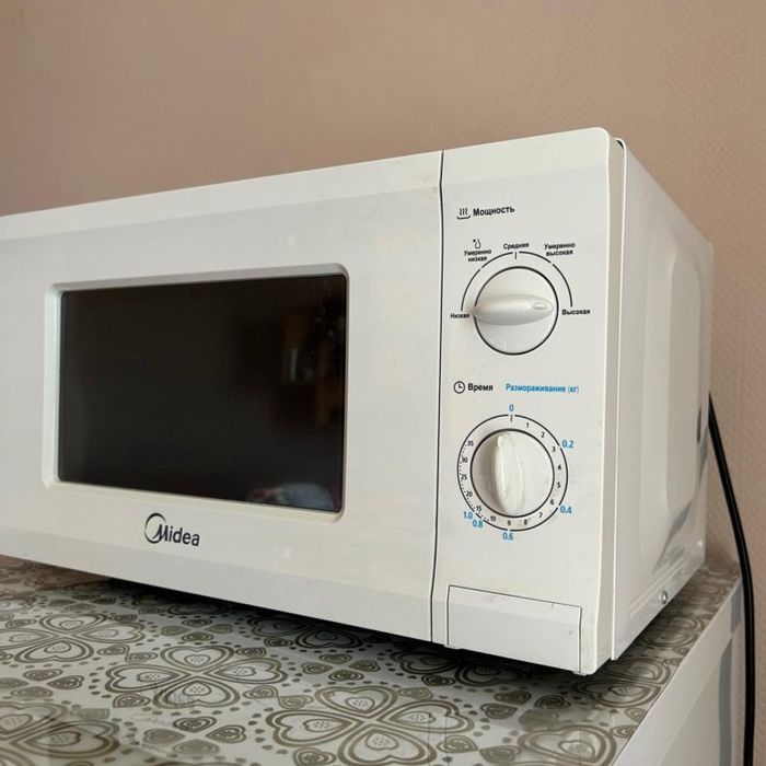 Продам микровалновую печь в отличном полностью рабочем состоянии