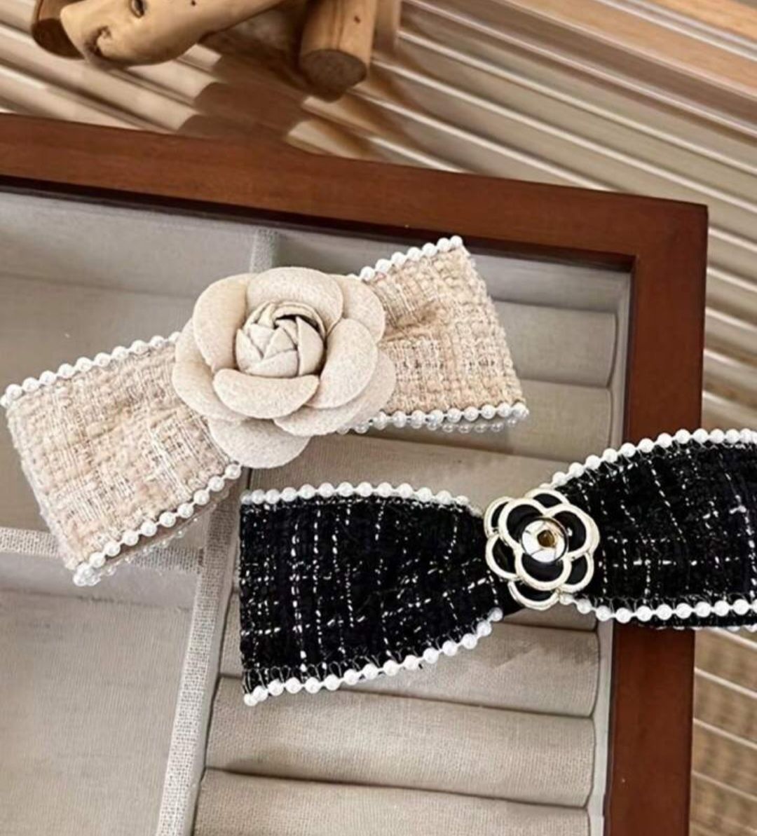 Луксозни френски шноли от букле Chanel