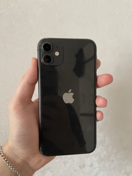 Айфон 11 продам.