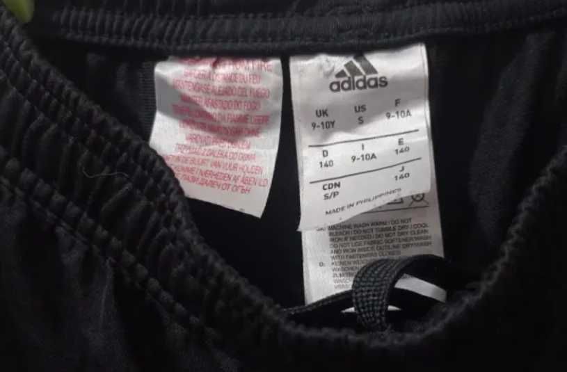 Оригинални детски къси панталонки на Манчестър Юнайтед