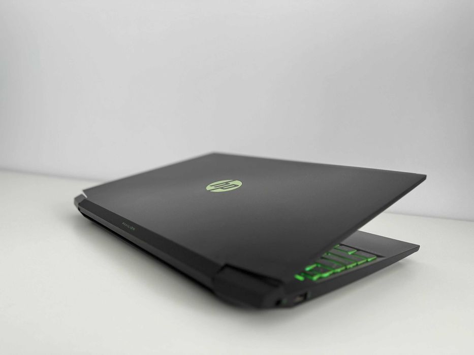 Laptop Gaming HP 15-ec2015nq, Ryzen 5, RTX 3050,32GB RAM,144Hz,