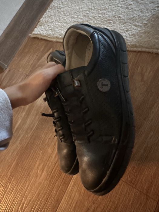 Обувь для мальчиков (37 размер)
