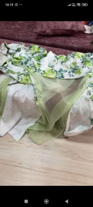 отдам даром два диваны и кресло плюс шторы и тюль, всё в одни руки