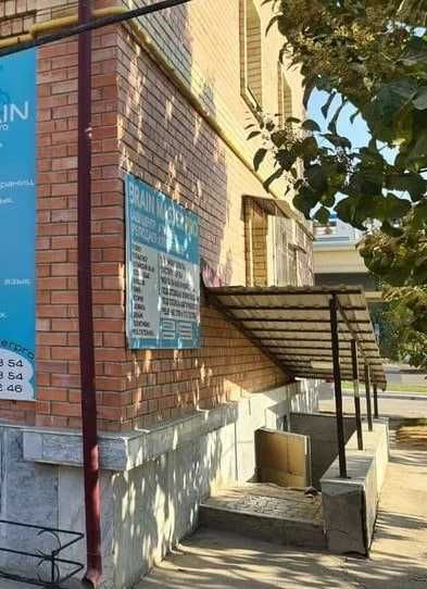Сдаётся помещение в аренду! Сергели, первая линия вдоль дороги.