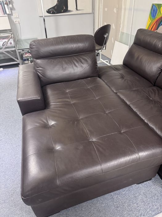 Vand canapea extensibila piele! Lungime 2.80 cm latime 1.80 cm ! Stare