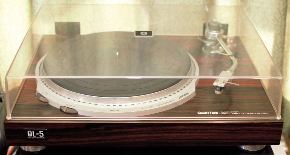 Проигрыватель виниловых дисков Victor Ql-5R