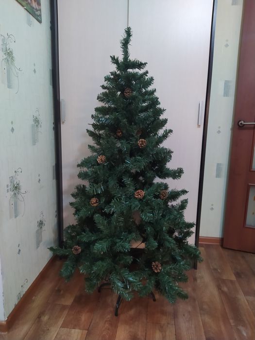 Продам искусственную ёлку