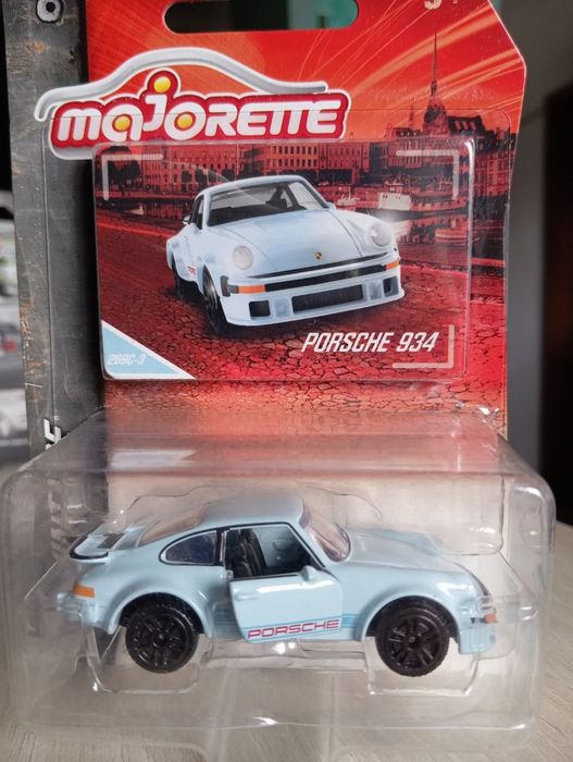 Mașinuțe noi pentru băieți