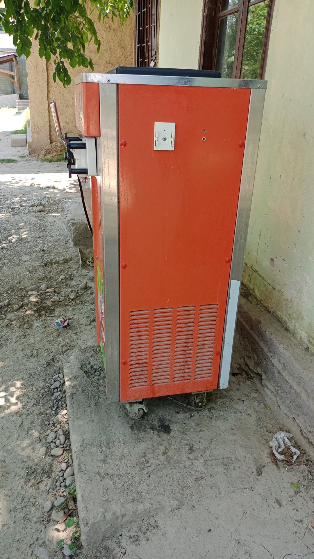 Frezr muzqaymoq aparati 220V
