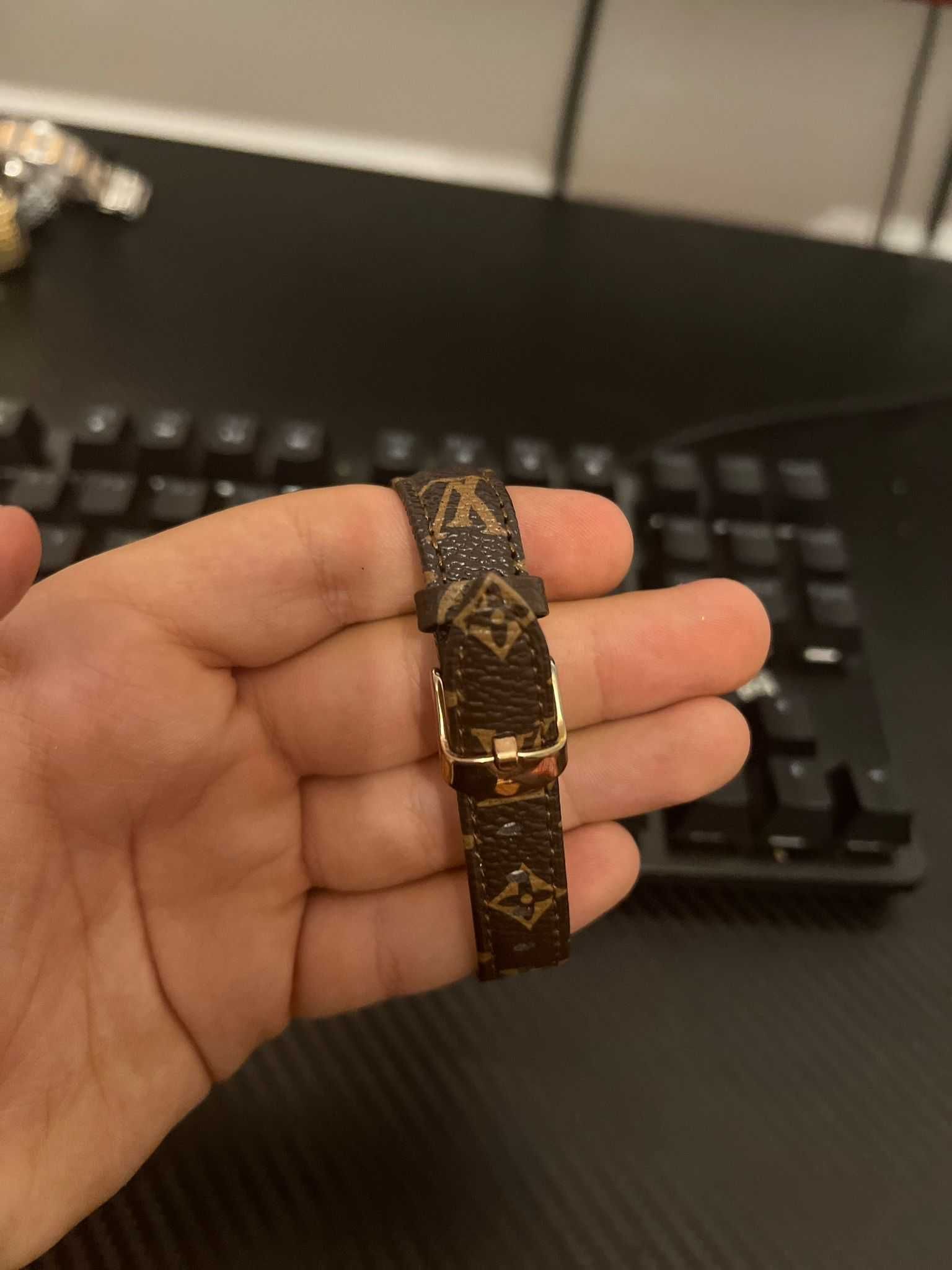 Vand ceas Louis Vuitton dama