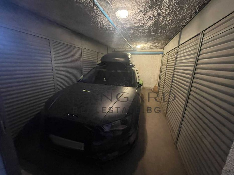 Продава се Гараж / Паркомясто в Пловдив, Център - 17 кв.м за 1118 €/кв.м - Снимка #1