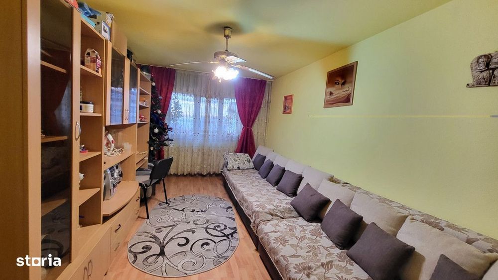 Vanzare apartament 3 camere, str. Victoriei, zona Mall