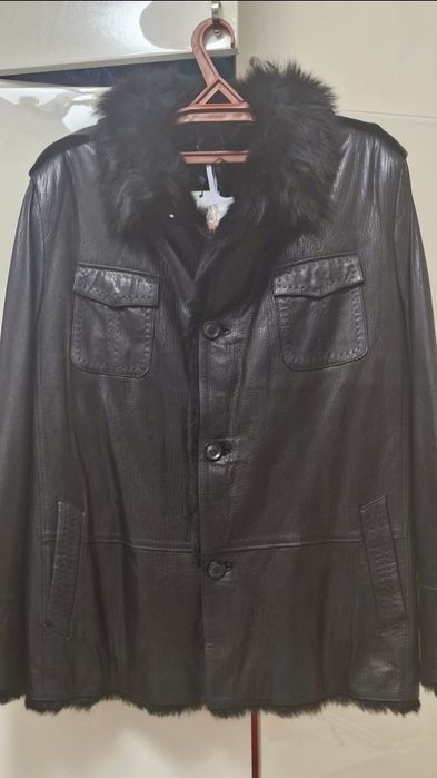 Продаётся мужское зимнее полупальто