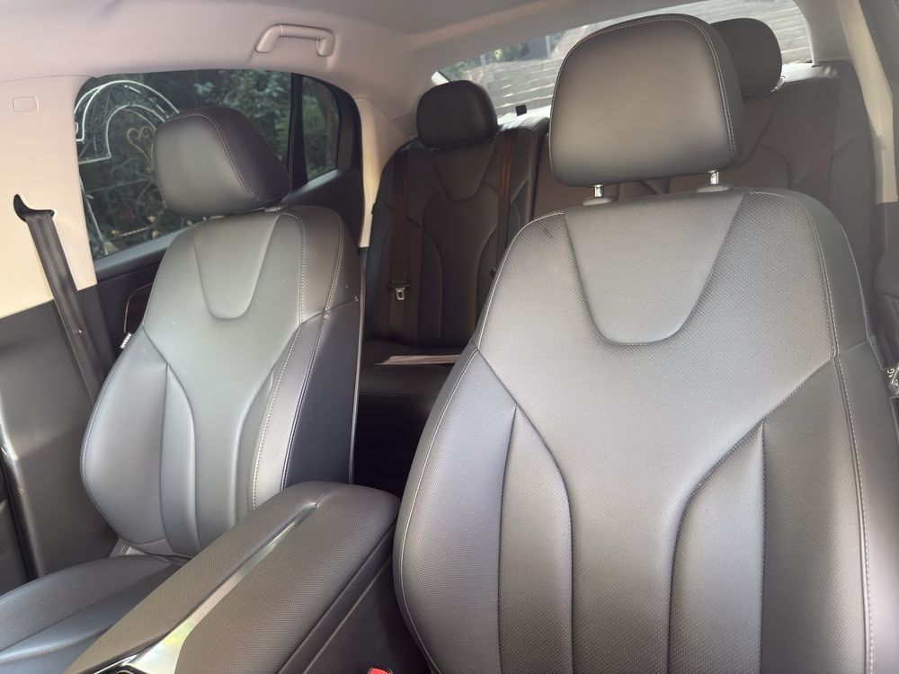 Hongqi ( honji ) EQ-M5 450km Qora (23000km)