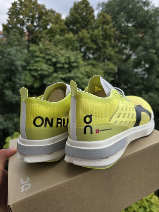 On Cloud Running Cloudboom Strike 44 Noi!