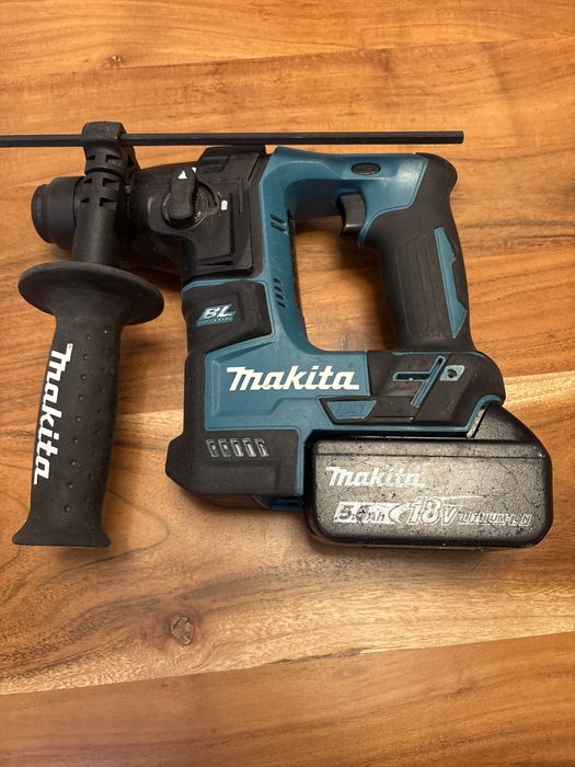 Акумулаторен перфоратор MakitaDHR171+ батерия