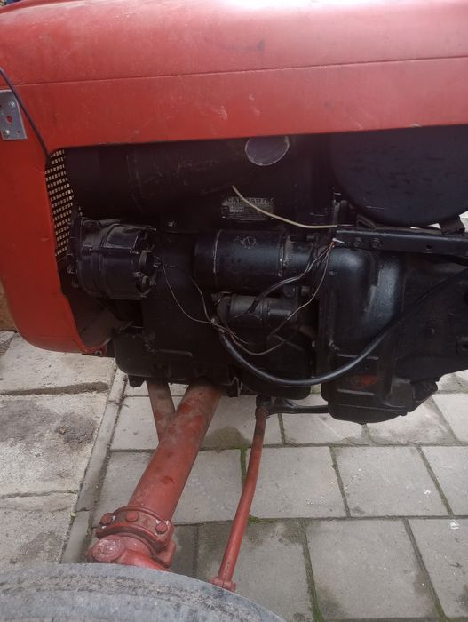Vând tractor cărări 23