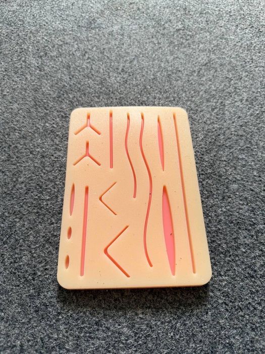 JARROHLIK TRENAJORI Тренажерный набор для студентов медицинских вузов