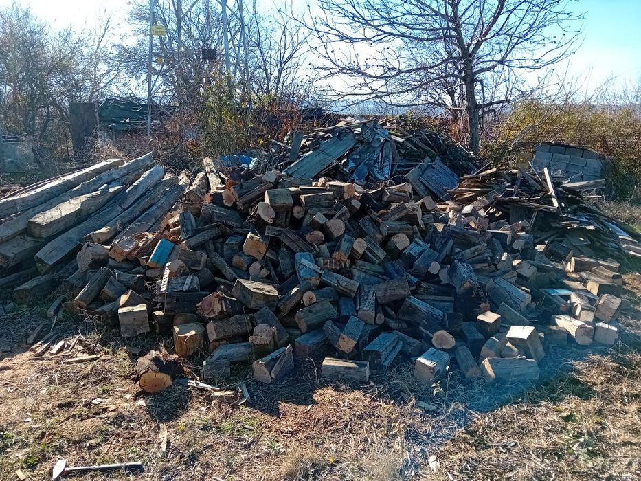 Дърва / нарязани греди за камина /