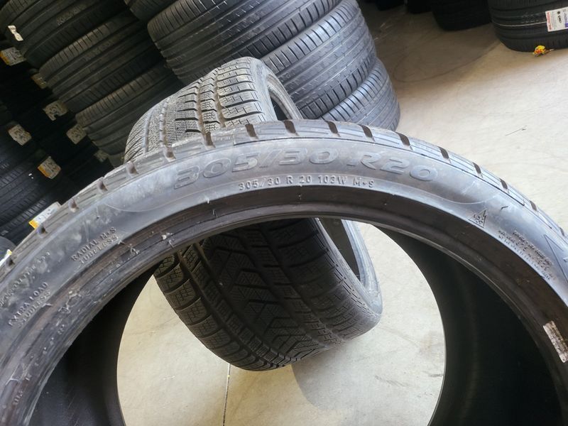 305/30/20 PIRELLI 2бр