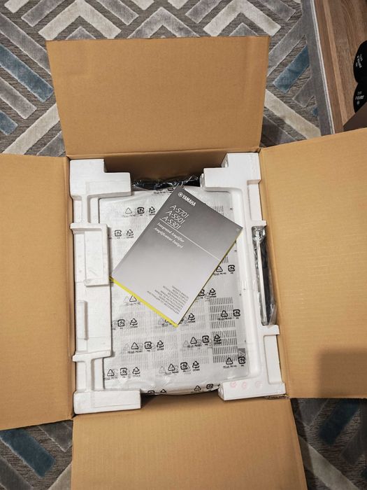 Vând amplificator Yamaha A-S701