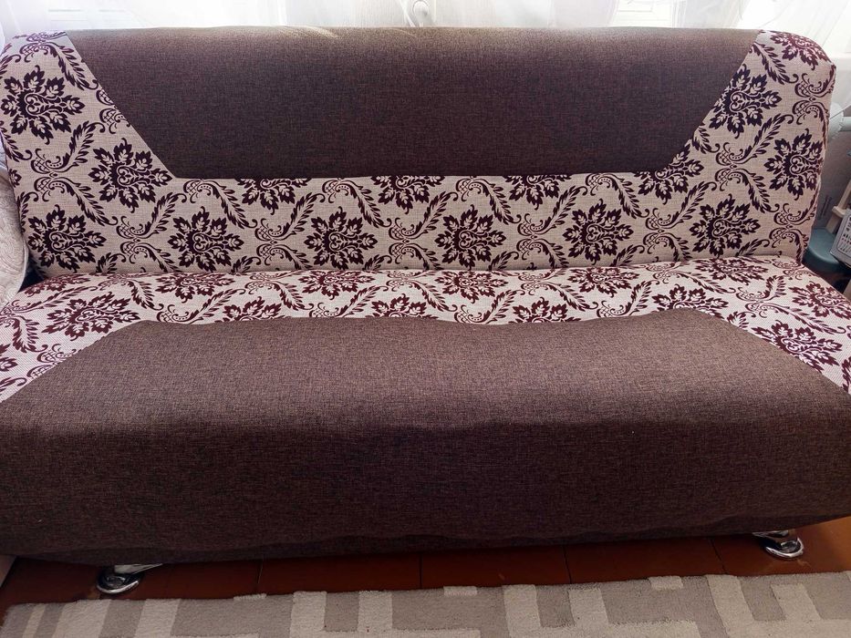 Тройка-диван и два кресла