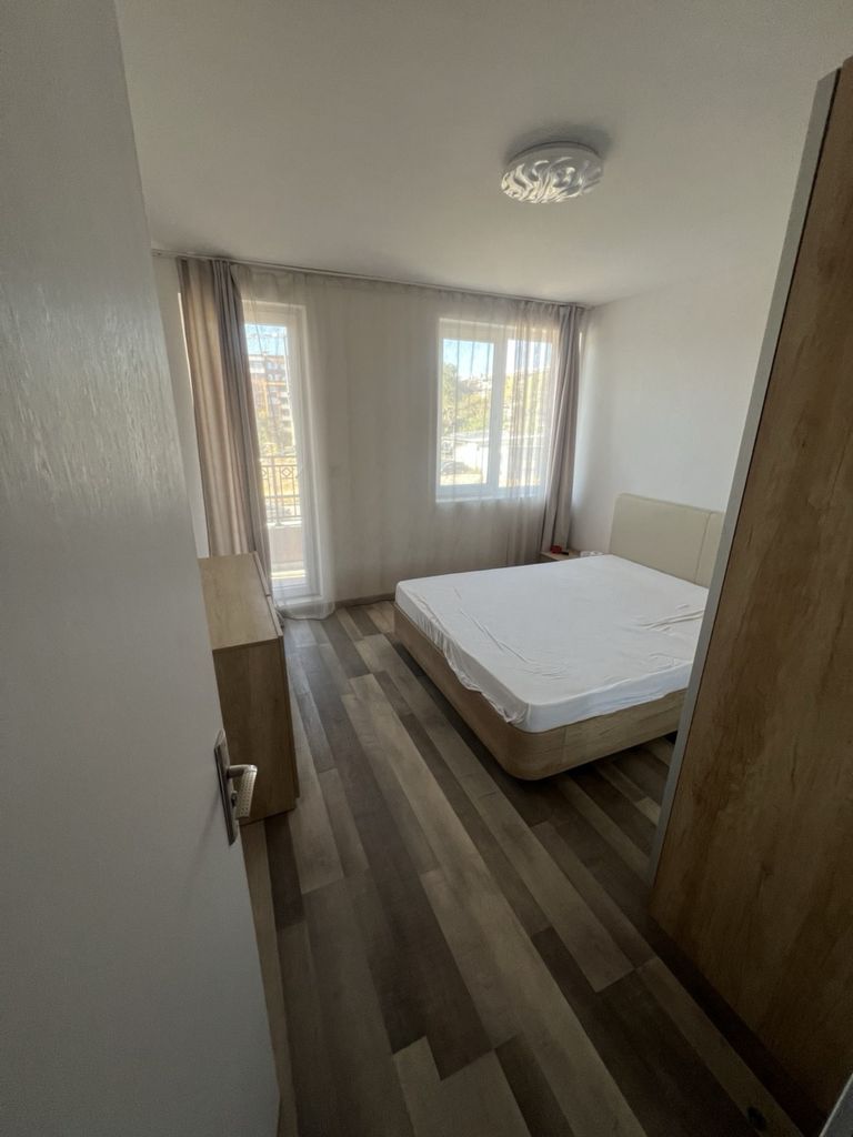 Дава се под наем Многостаен апартамент в Пловдив, Южен - 140 кв.м за 765 € - Снимка #3