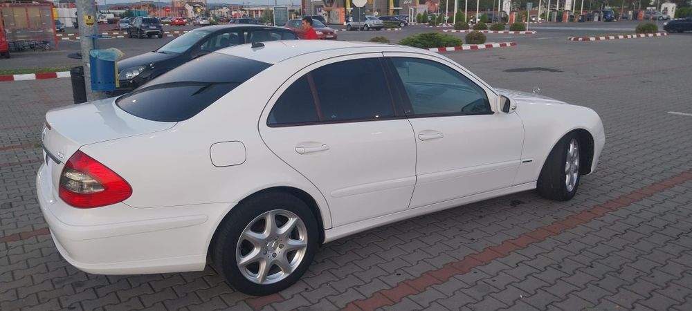 Mercedes Benz  E200, automat, 2,2l,avantgard,2009,stare foarte buna
