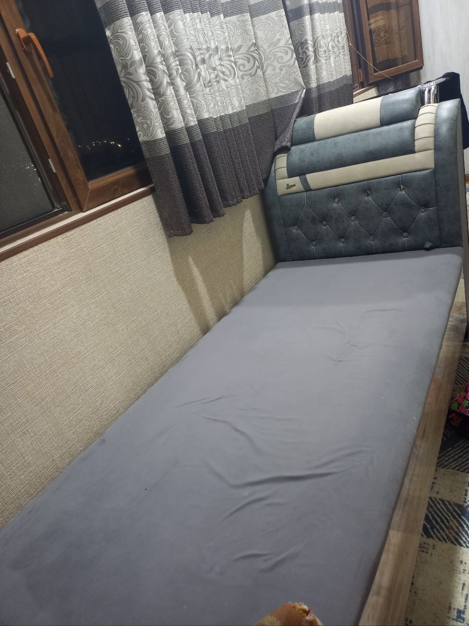 Divan 1kishilik 1mln kelishiladi
