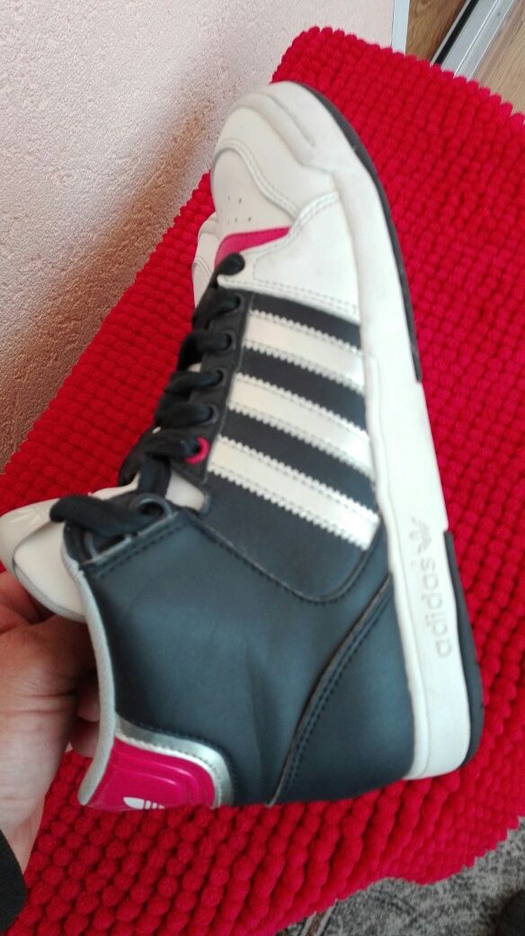 Bascheti Adidas nr 38,5 damă