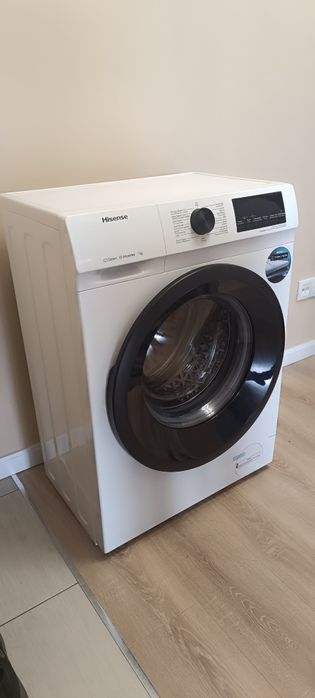 Продам стиральную машину Hisense 7кг inverter Новая белого цвета