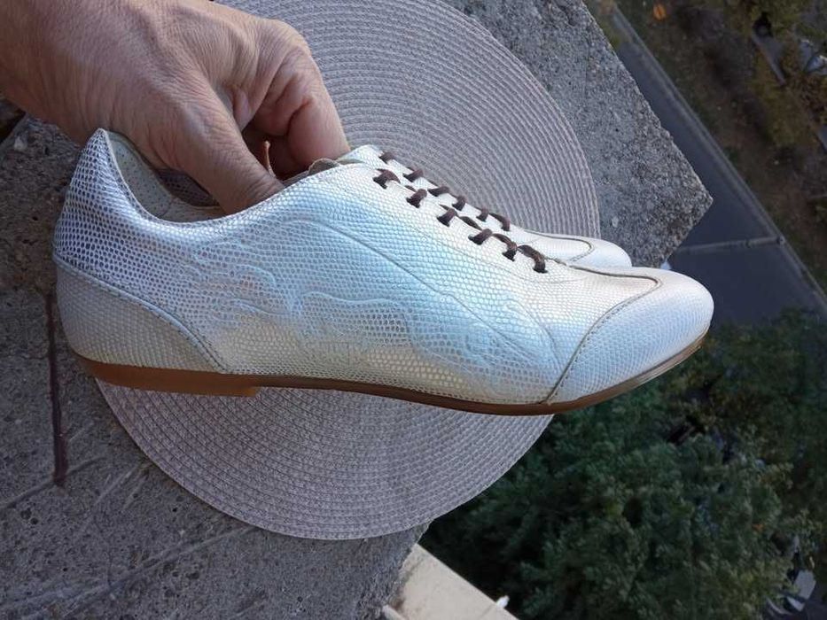 Pantofi sport Puma, mar. 39, UK6 (25 cm) made in Italy.