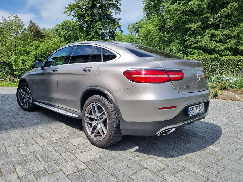 Mercedes-Benz GLC Coupe 300 • 4MATIC • AMG Line • 245 CP