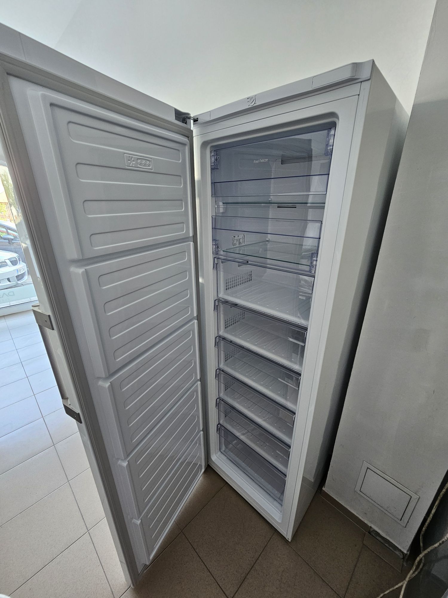 Фризер Beko 183см.