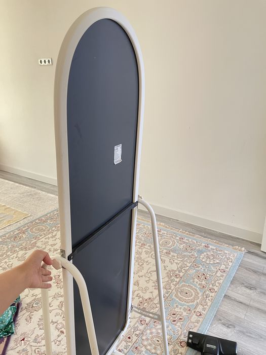 Айна сатылады. Б/у болғандықтан 5.000тг. Дрставка жок