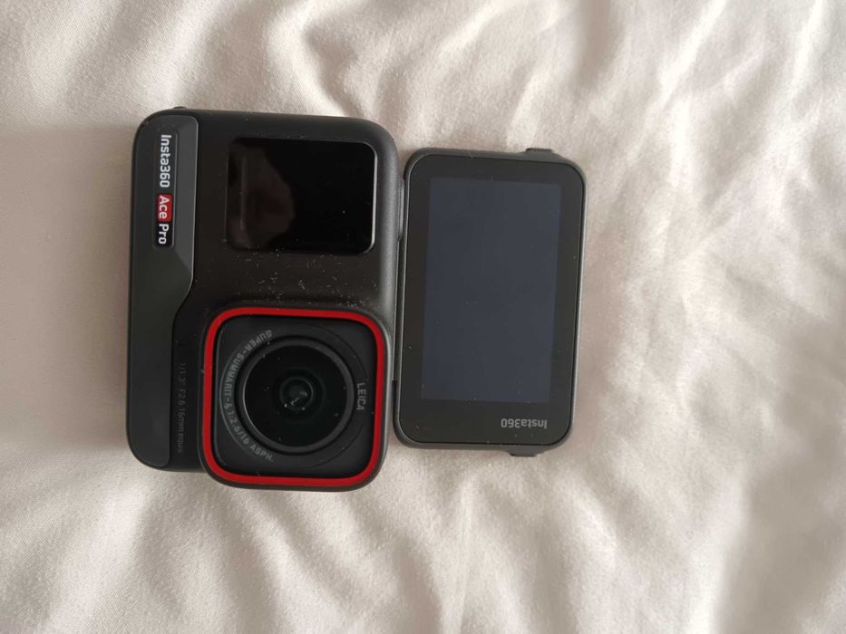 Insta 360 ace pro cu card SD