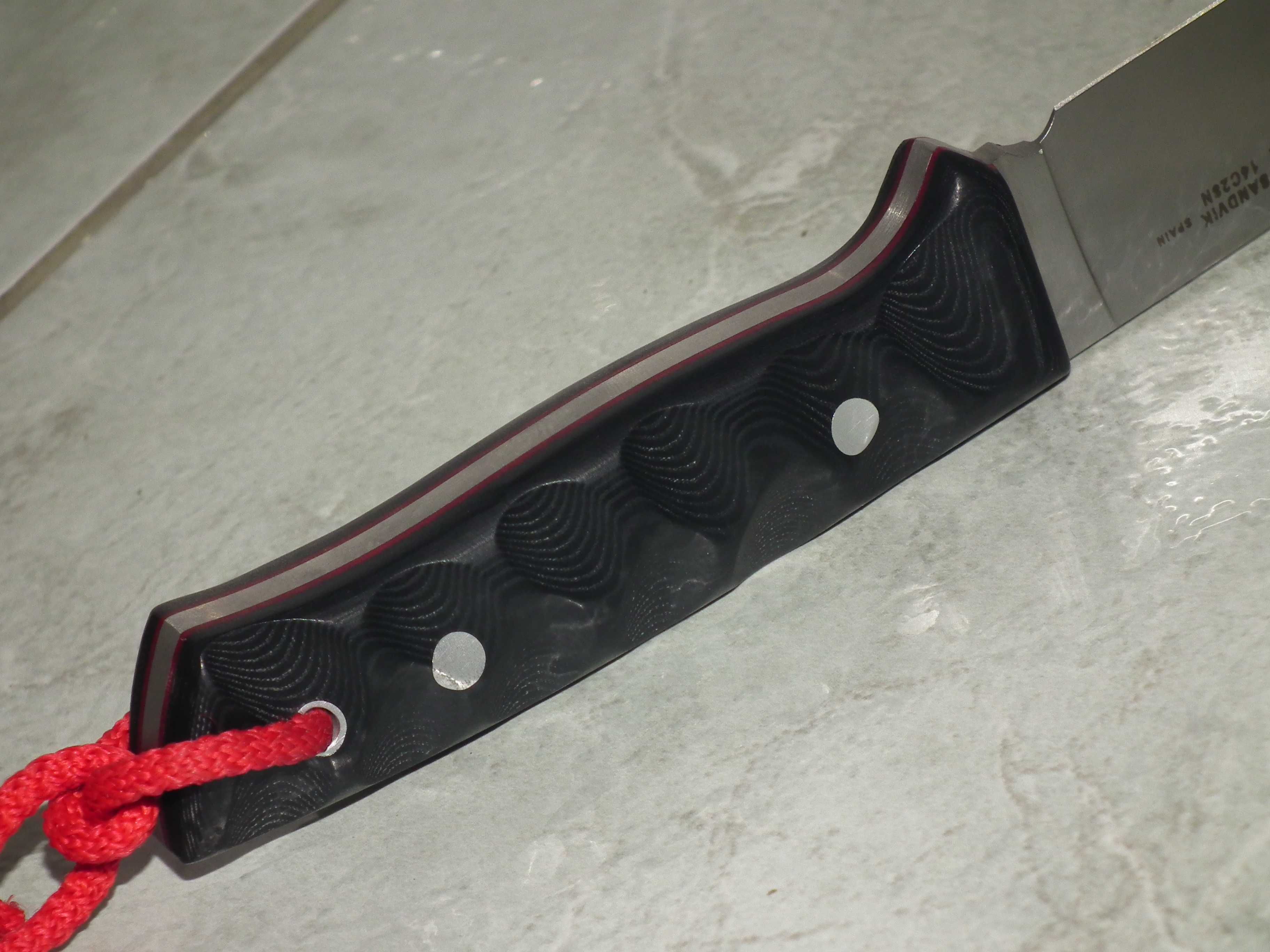 Cutit vánátoare neutilizat Muela Kodiak - SV.M/K cutie + toc kydex