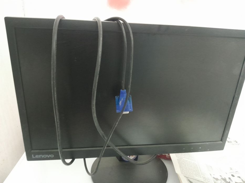 Монитор Ленова монитор
