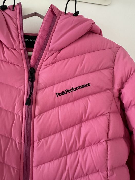 Пухено дамско яке Peak Performance - M размер