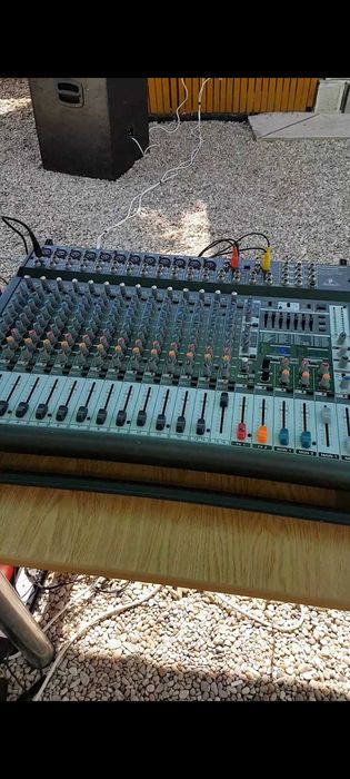 Set boxe HK Linear Pro Pasive,2 basi si 2 topuri si un mixer