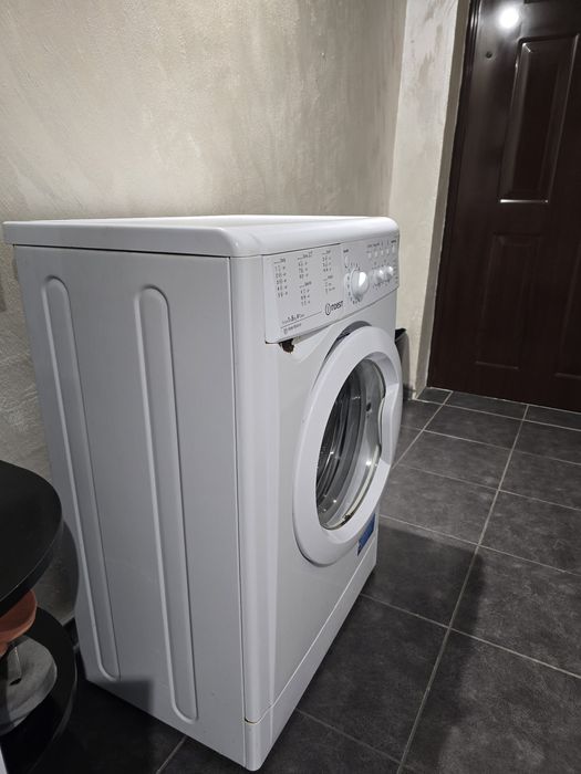 Пералня 1-5кг Indesit