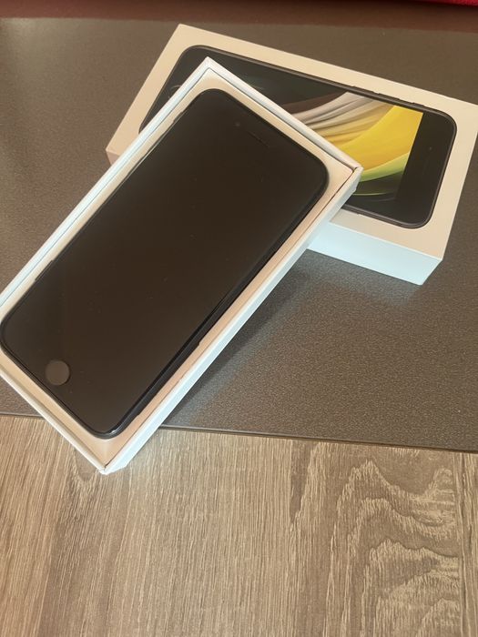 ОТЛИЧЕН iPhone SE 2022-64GB,Black