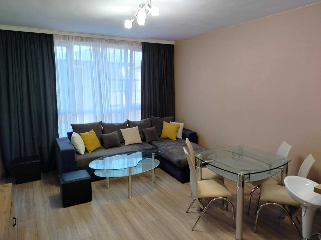 Дава се под наем Двустаен апартамент в Варна, Младост 1 - 65 кв.м за 408 € - Снимка #7