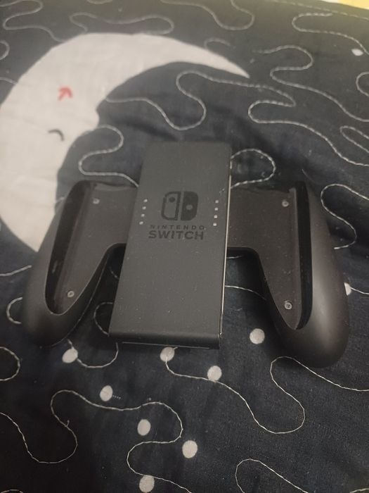 Vând nintendo switch