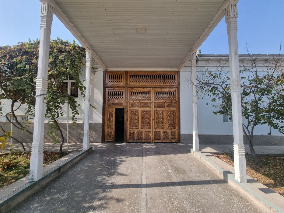 Улуг йул Махаллада уй сотилади 12сот яшаш хонаси 12сот