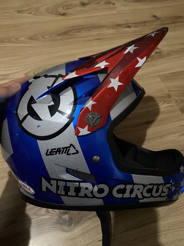 Каска BELL nitro circus limited