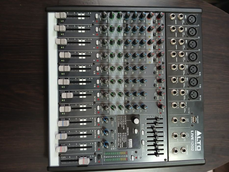 Mixer audio Alto live 1202 impecabil nu Dynacord fbt rcf efecte alesis