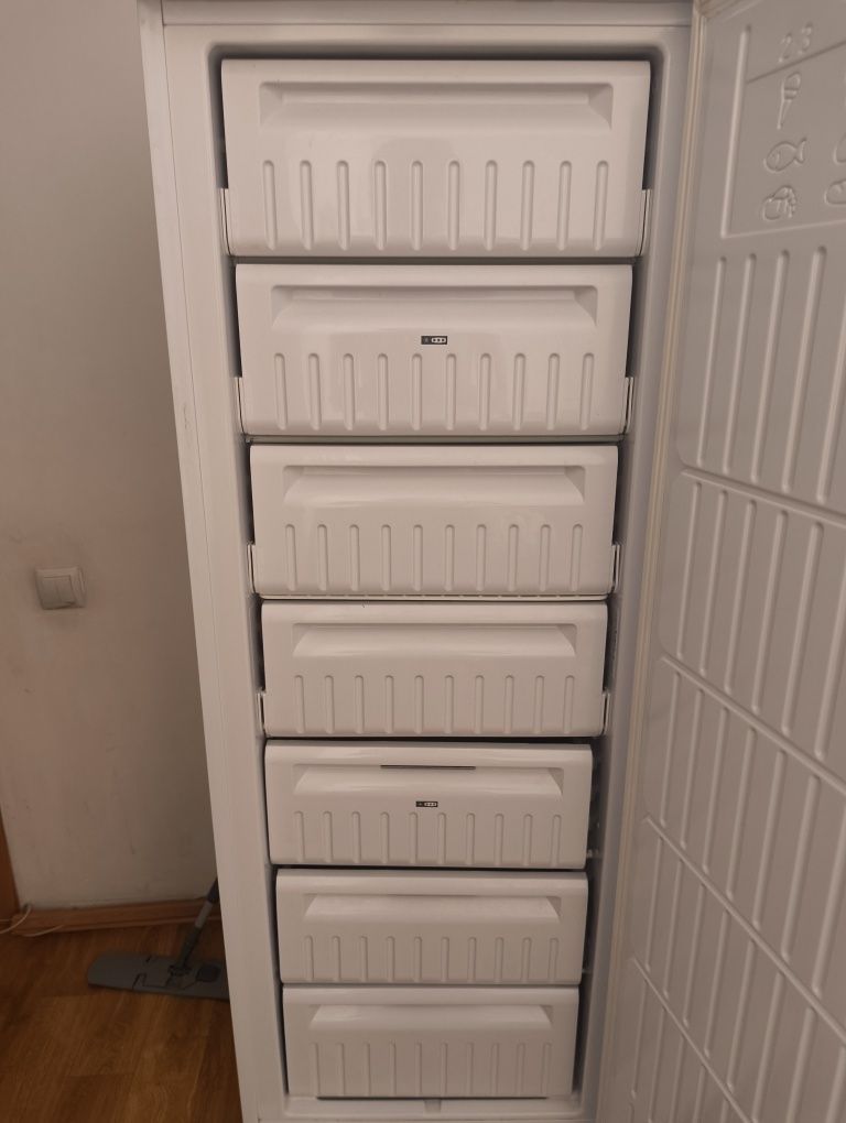 Морозильник INDESIT